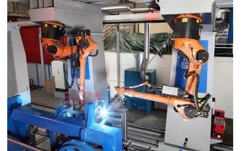 焊接機(jī)器人使用大全，能解決實(shí)際生產(chǎn)中的大問題的